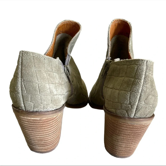 NEW Lucky Brand Saucie Boots Embossed Croc Suede Ankle Booties Size 7 NWOB - Picture 3 of 7